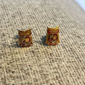 Vtg Colorful cloisonné red/black enamel owl stud earrings